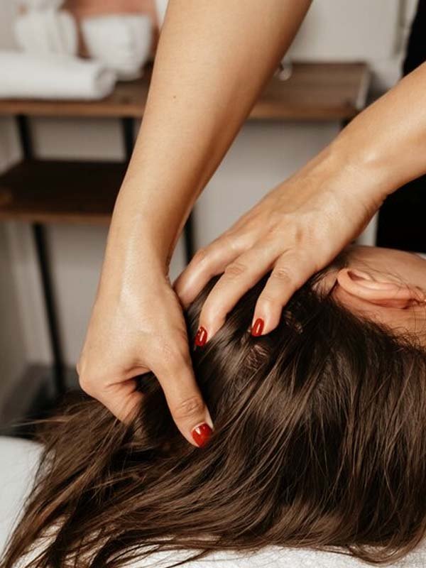 Scalp Massage Img